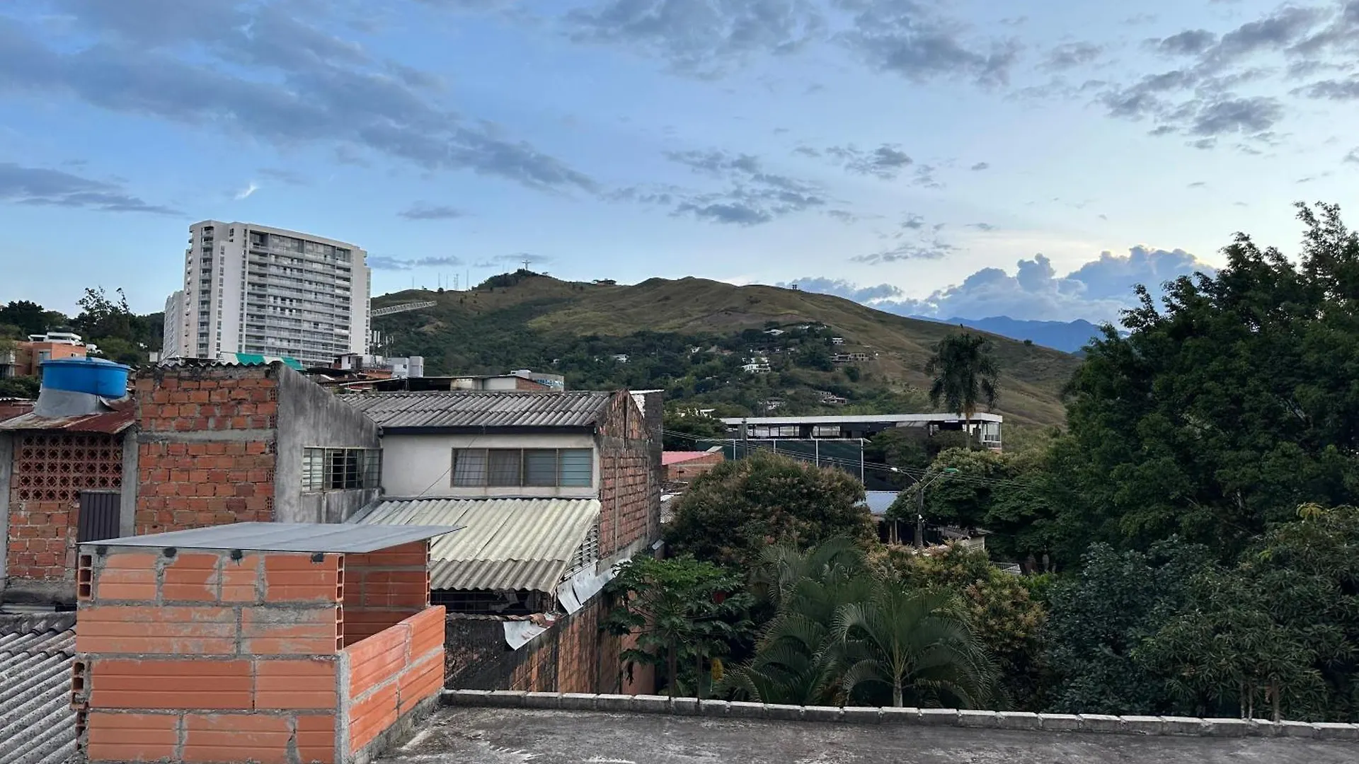 아파트 Moderno Apartamento En El Oeste De 칼리